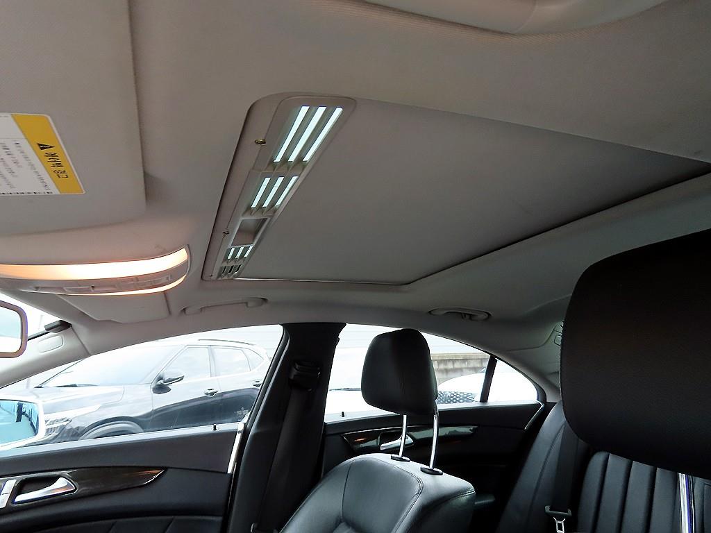 Mercedes Benz CLS Class 2012 Blanco - Importación desde Corea - HF Imports Iquique - Foto 17