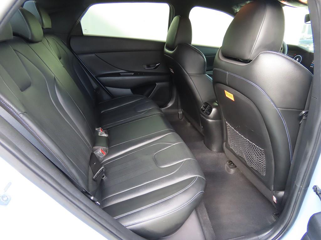 HYUNDAI Avante - Vista 7