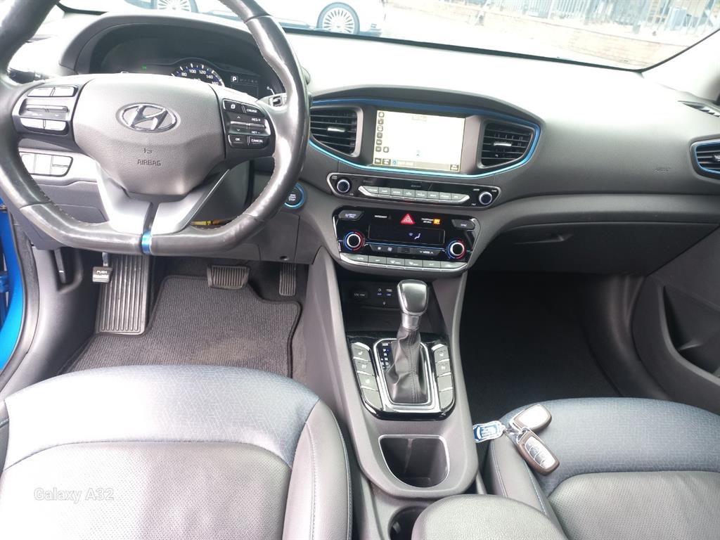HYUNDAI Ioniq - Vista 9