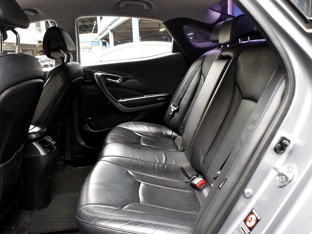 HYUNDAI Grandeur - Vista 10