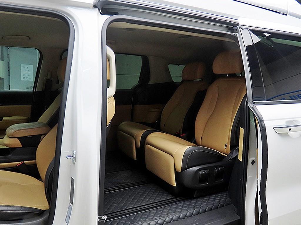 KIA Carnival - Vista 6