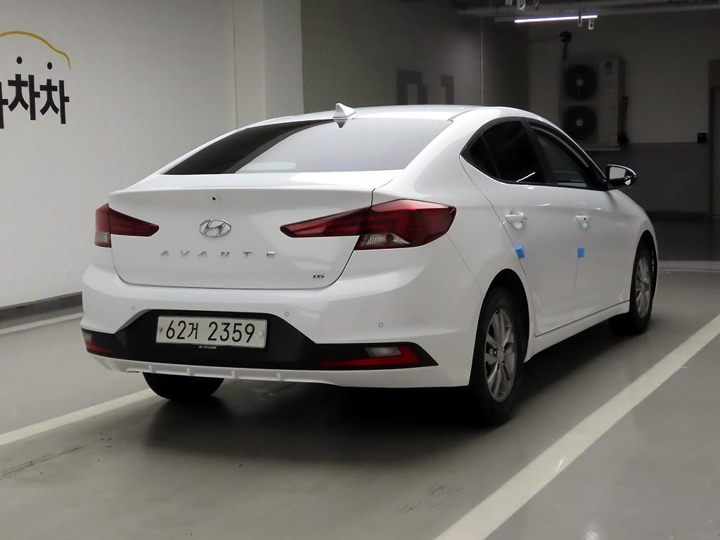 HYUNDAI Avante - Vista 4