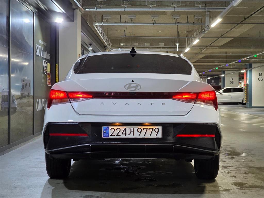 HYUNDAI Avante - Vista 4