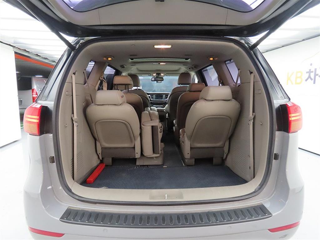 KIA Carnival 2016 Gris - Importación desde Corea - HF Imports Iquique - Foto 18