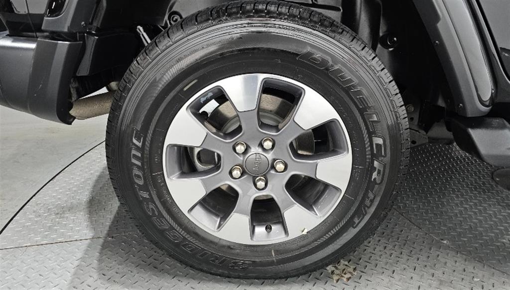 Jeep Wrangler - Vista 5