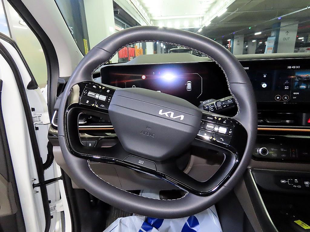 KIA Carnival - Vista 8