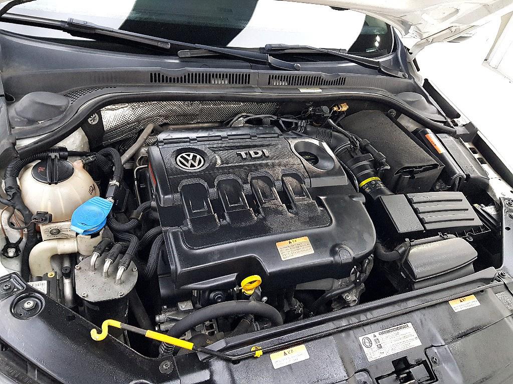 Volkswagen Jetta - Vista 6