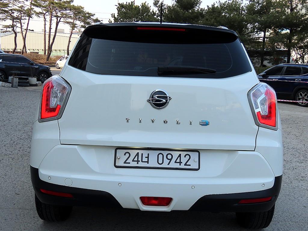 Ssangyong Tivoli - Vista 4