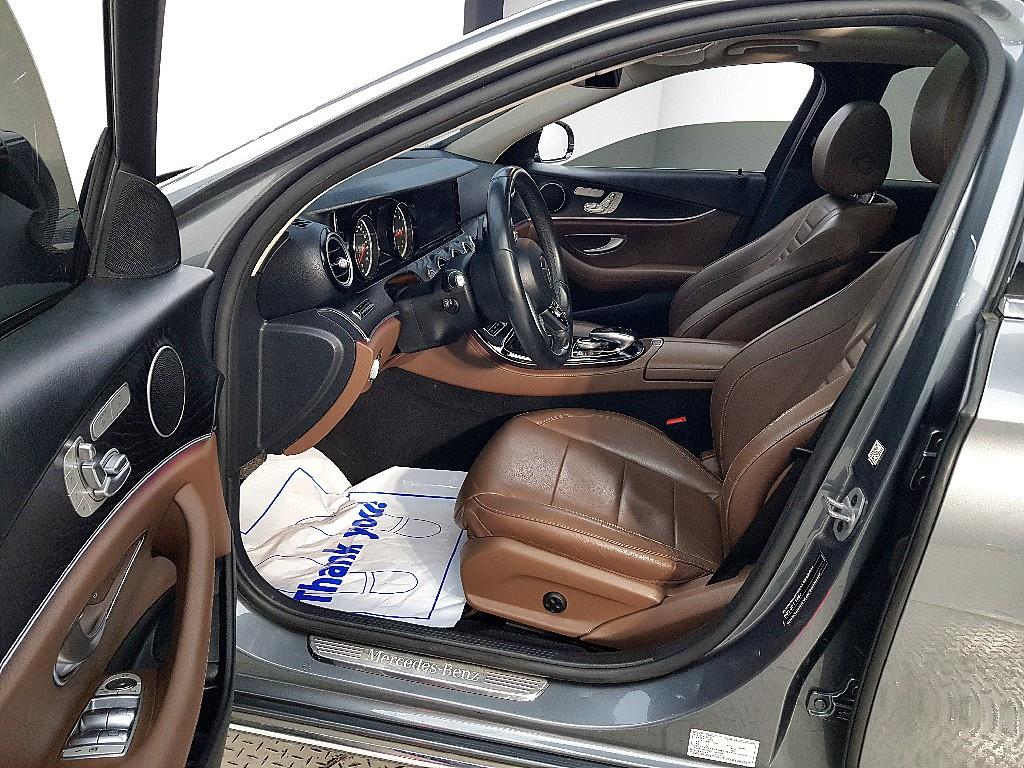 Mercedes Benz E class - Vista 8