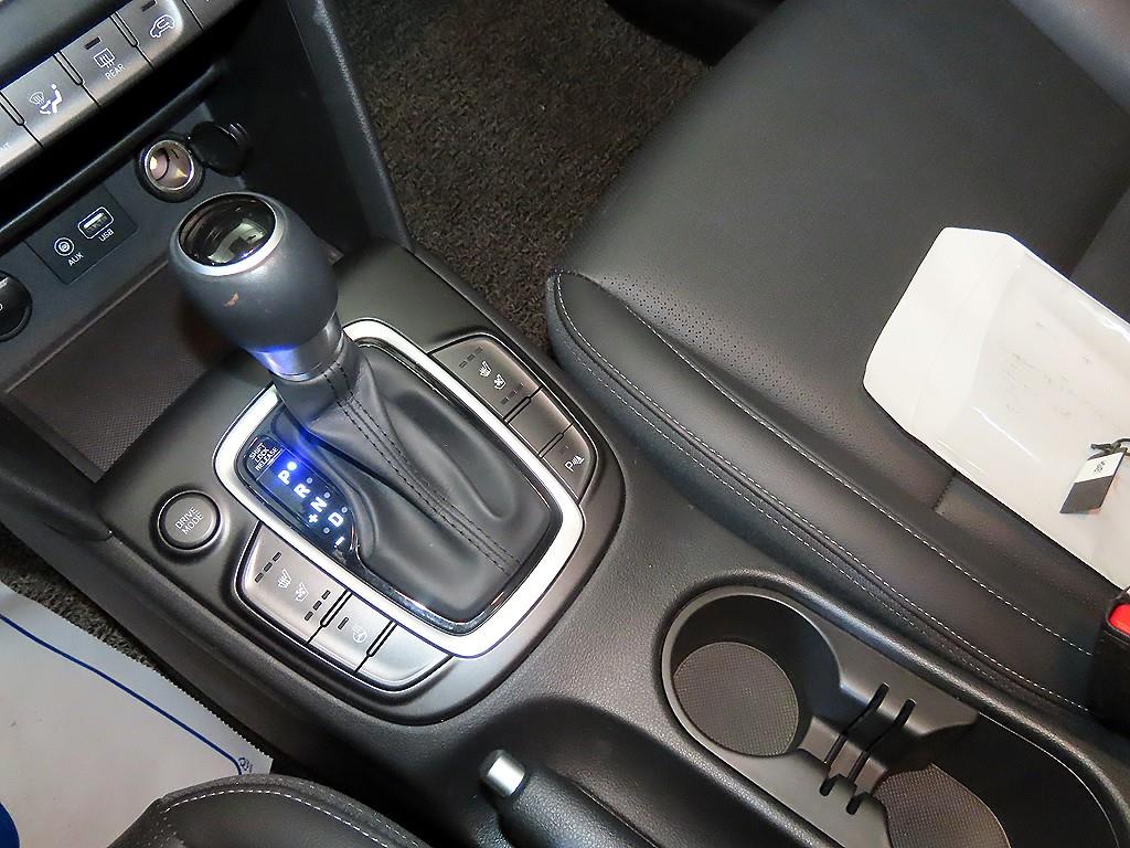 HYUNDAI Kona - Vista 12