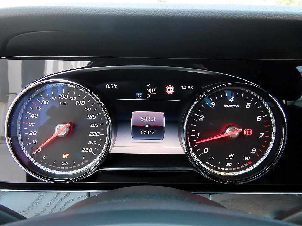 Mercedes Benz E class - Vista 9