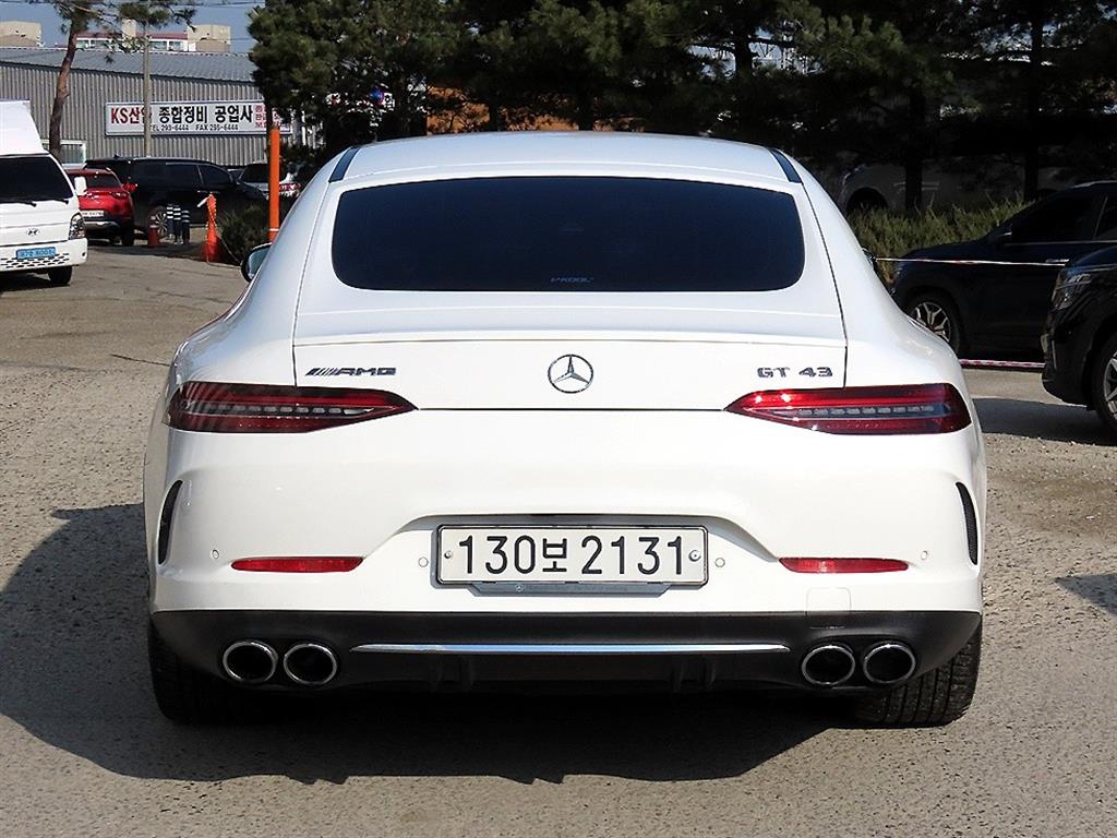 Mercedes Benz AMG GT - Vista 4