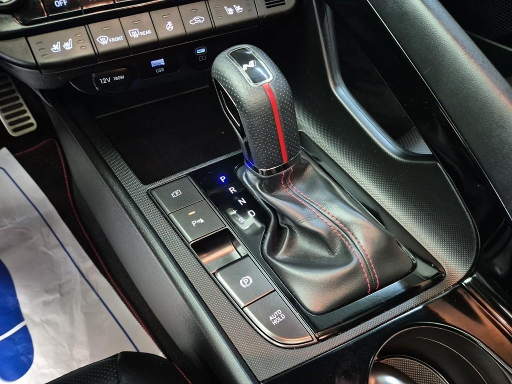 HYUNDAI Avante - Vista 11