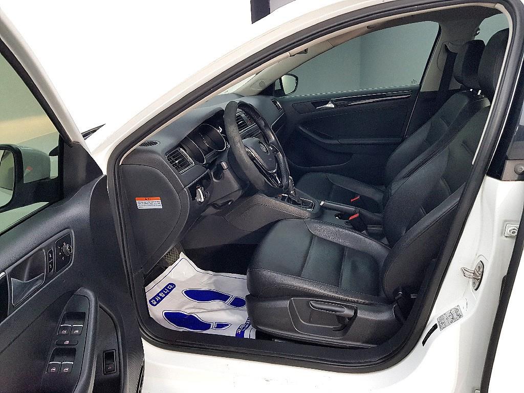 Volkswagen Jetta - Vista 8