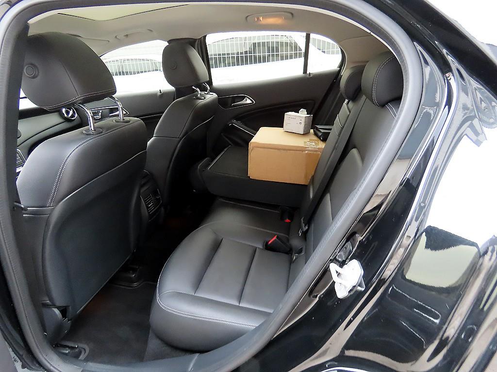 Mercedes Benz GLA Class - Vista 6