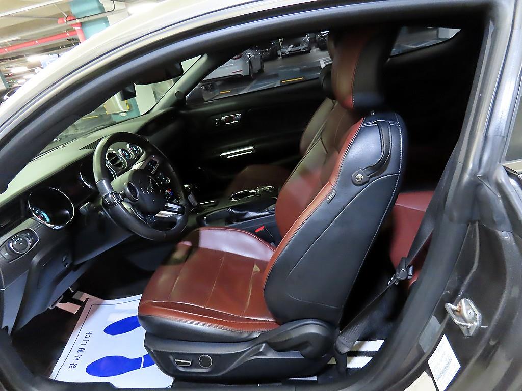 Ford Mustang - Vista 6