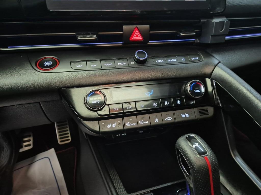 HYUNDAI Avante - Vista 10