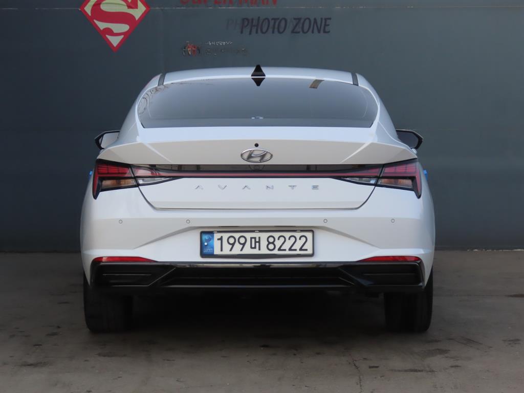 HYUNDAI Avante - Vista 5