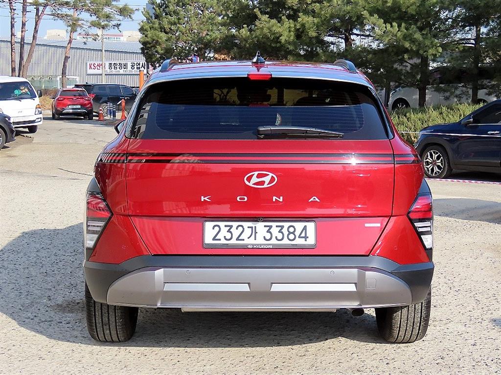 HYUNDAI Kona - Vista 4