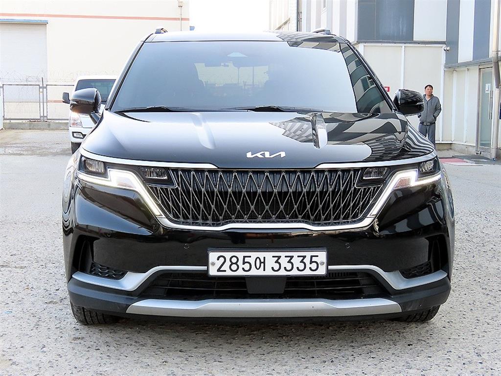KIA Carnival 2023 Negro - Importación desde Corea - HF Imports Iquique - Foto 1