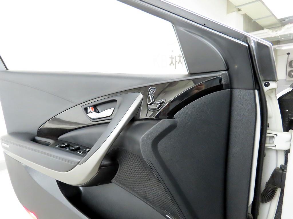 HYUNDAI Grandeur - Vista 11