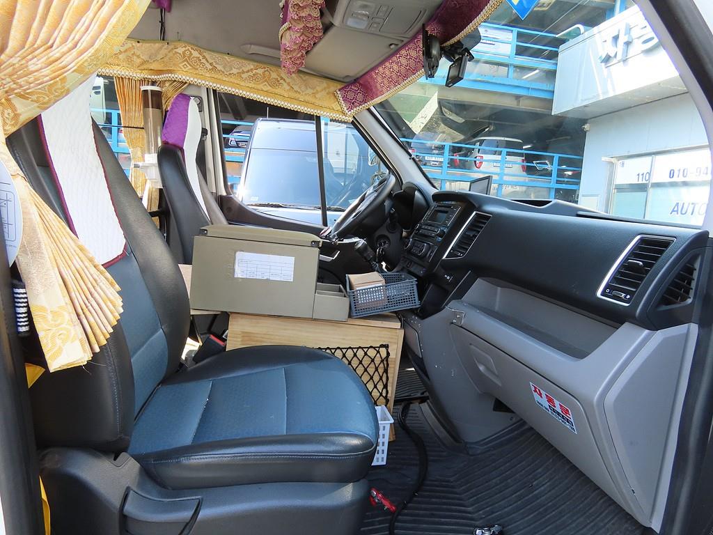 HYUNDAI Solati - Vista 8