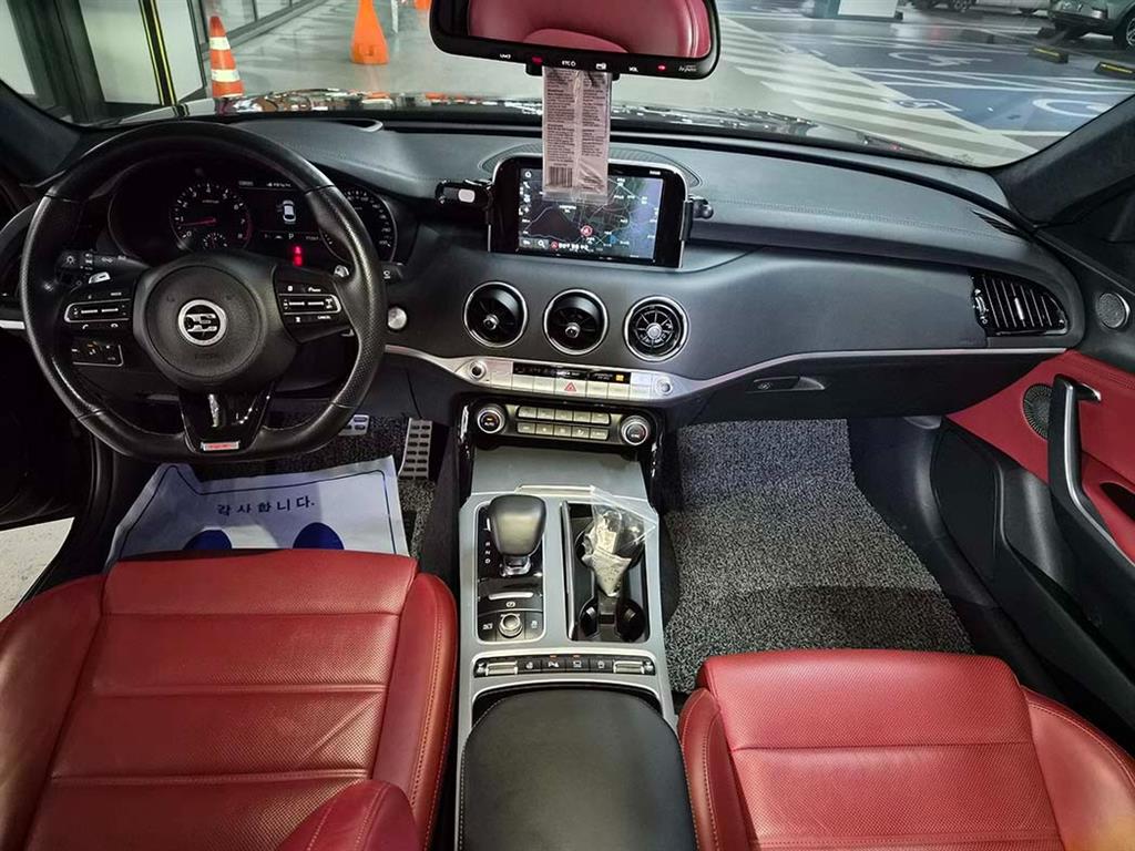 KIA Stinger - Vista 10