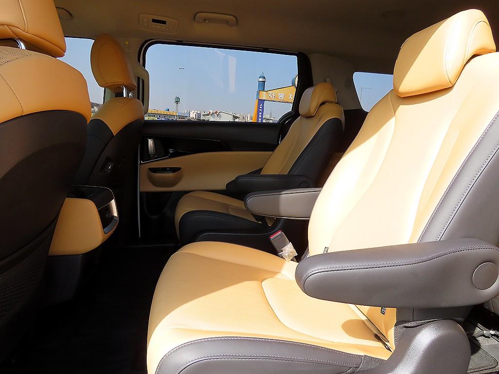 KIA Carnival - Vista 6