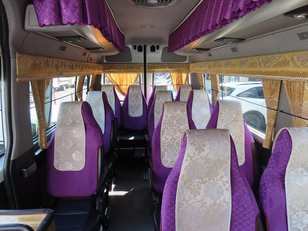 HYUNDAI Solati - Vista 10