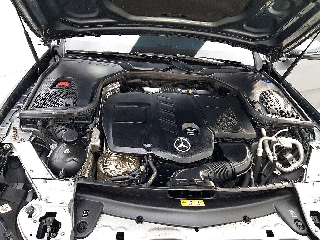 Mercedes Benz E class - Vista 6