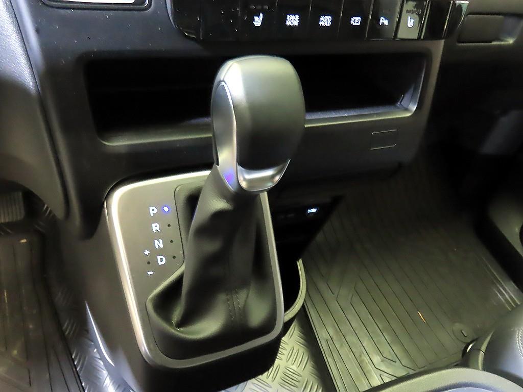 HYUNDAI Staria - Vista 12