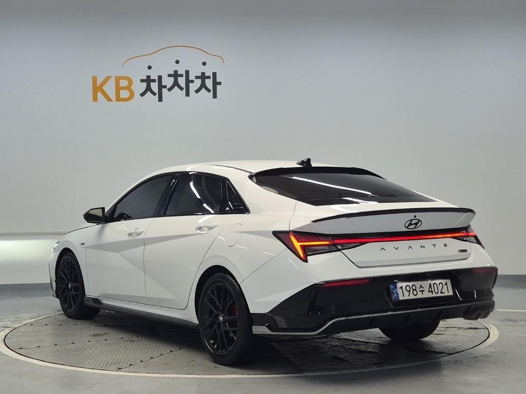 HYUNDAI Avante - Vista 4