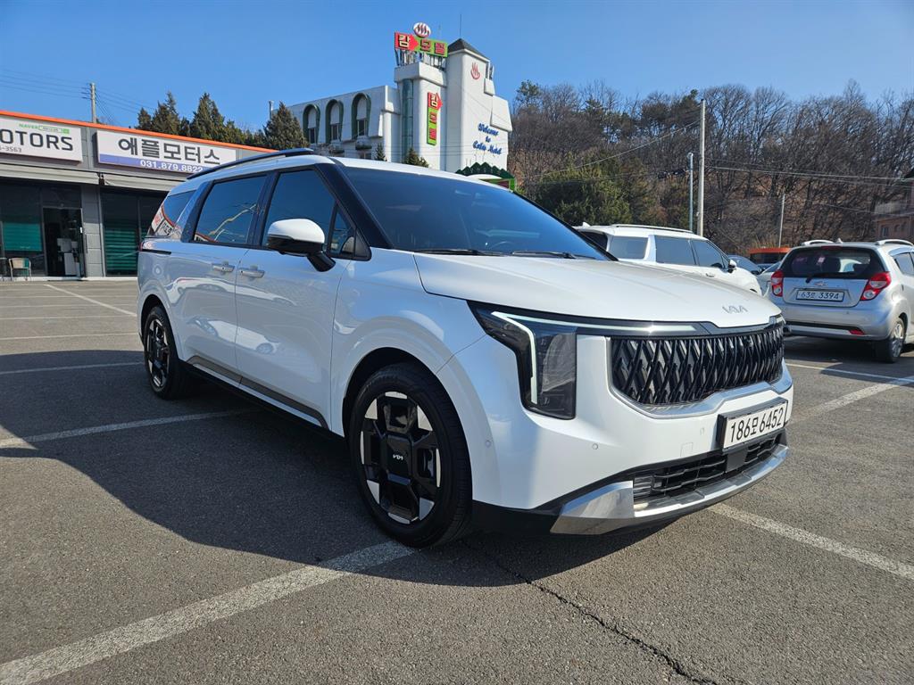 KIA Carnival 2025 Blanco - Importación desde Corea - HF Imports Iquique - Foto 1