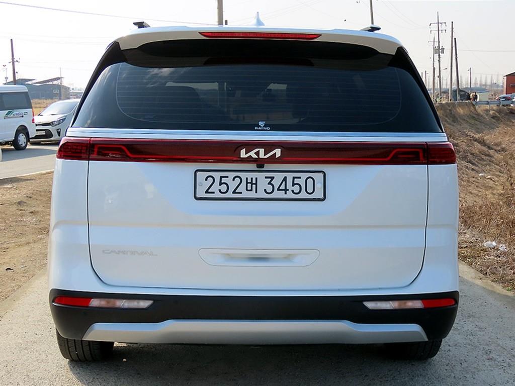 KIA Carnival - Vista 4