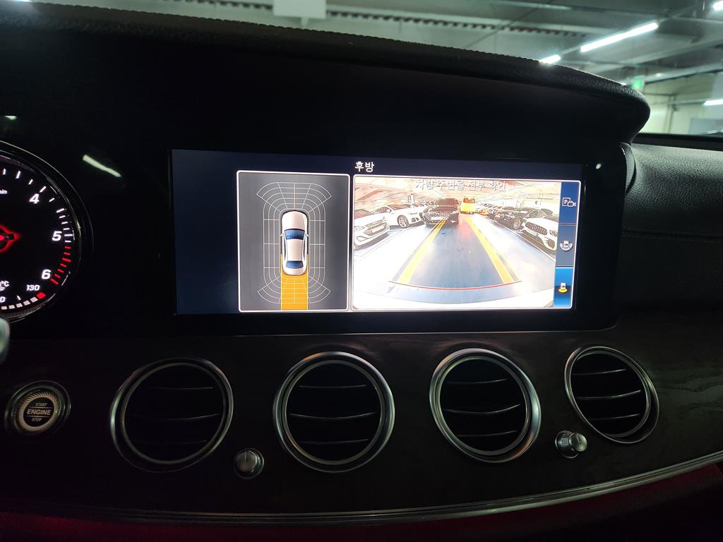 Mercedes Benz E class - Vista 9