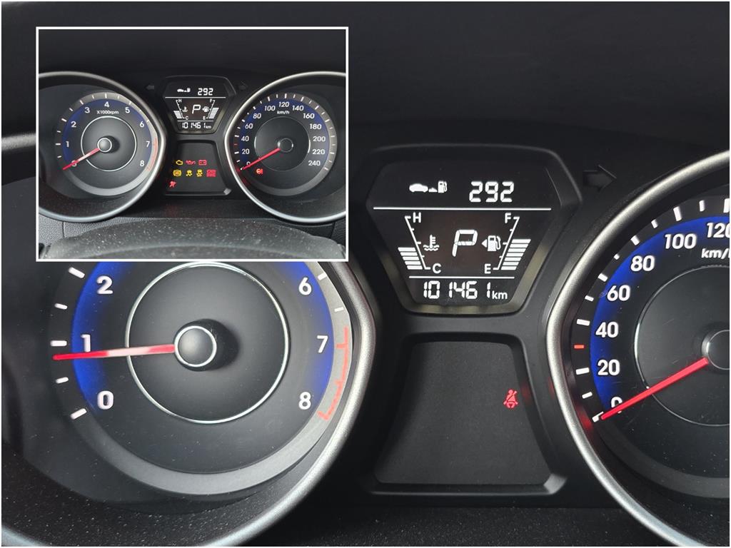 HYUNDAI Avante - Vista 9