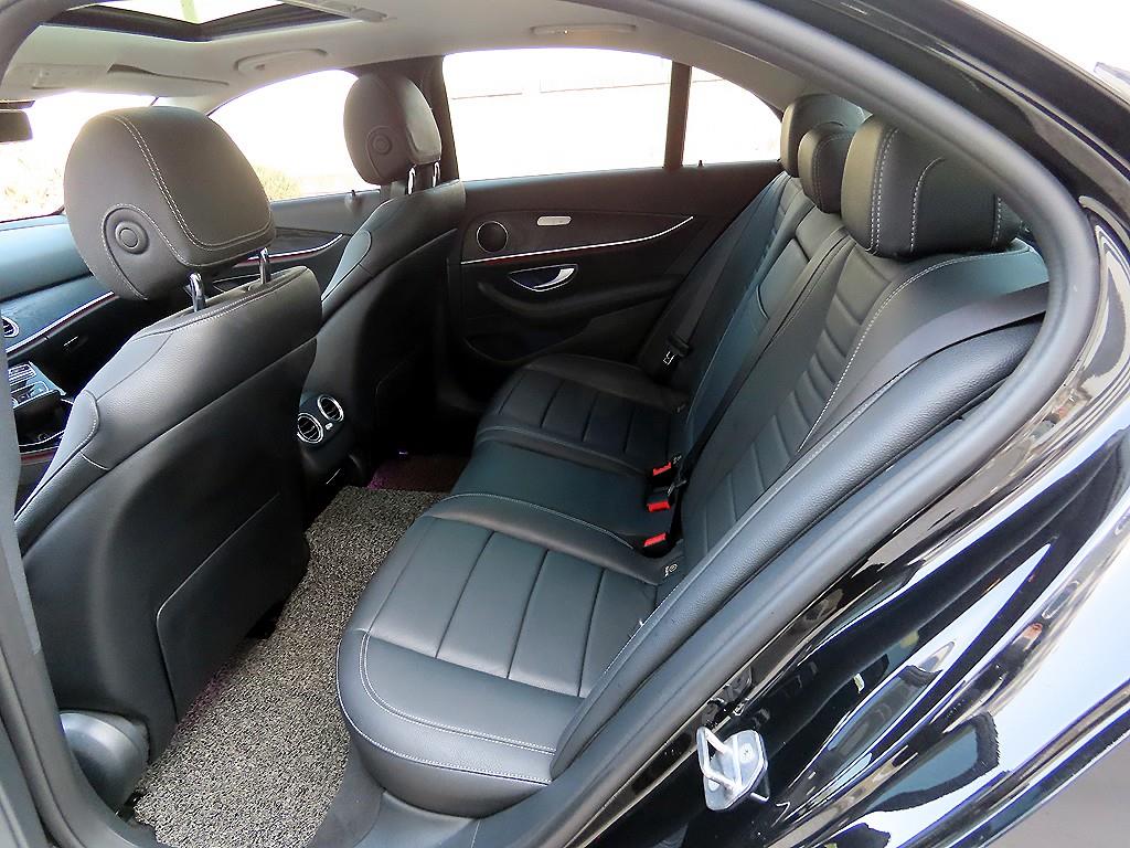 Mercedes Benz E class - Vista 6