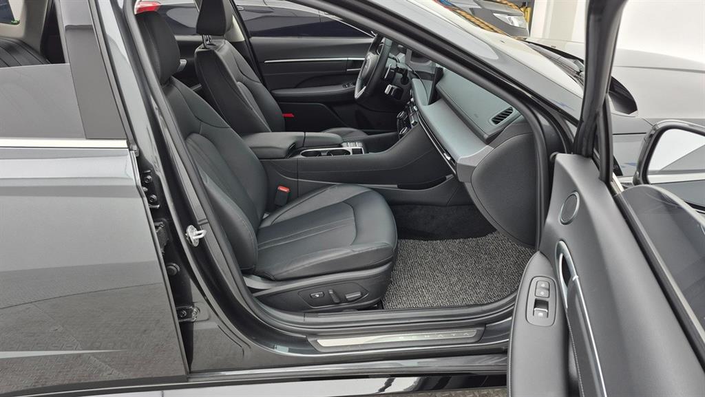 HYUNDAI Sonata - Vista 8