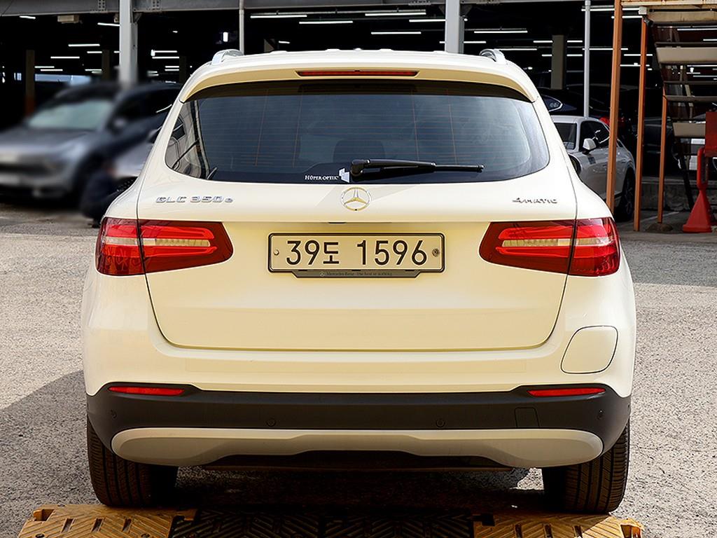 Mercedes Benz GLC Class - Vista 5