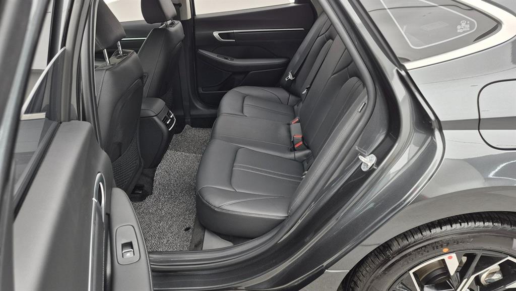 HYUNDAI Sonata - Vista 6