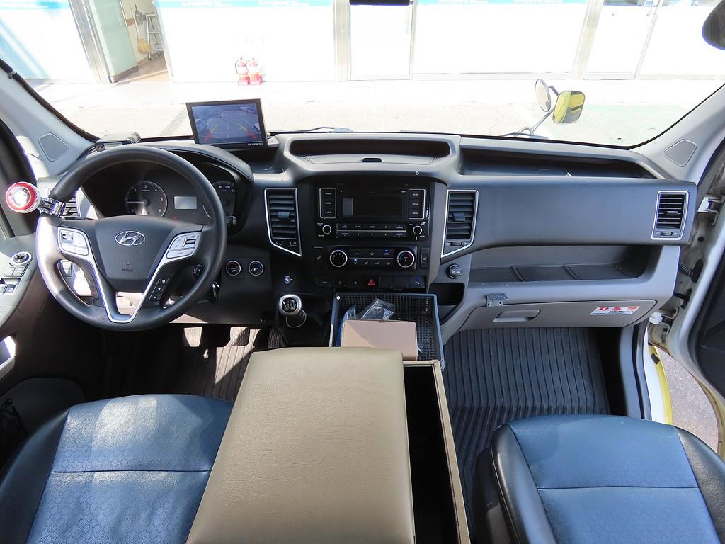 HYUNDAI Solati - Vista 7