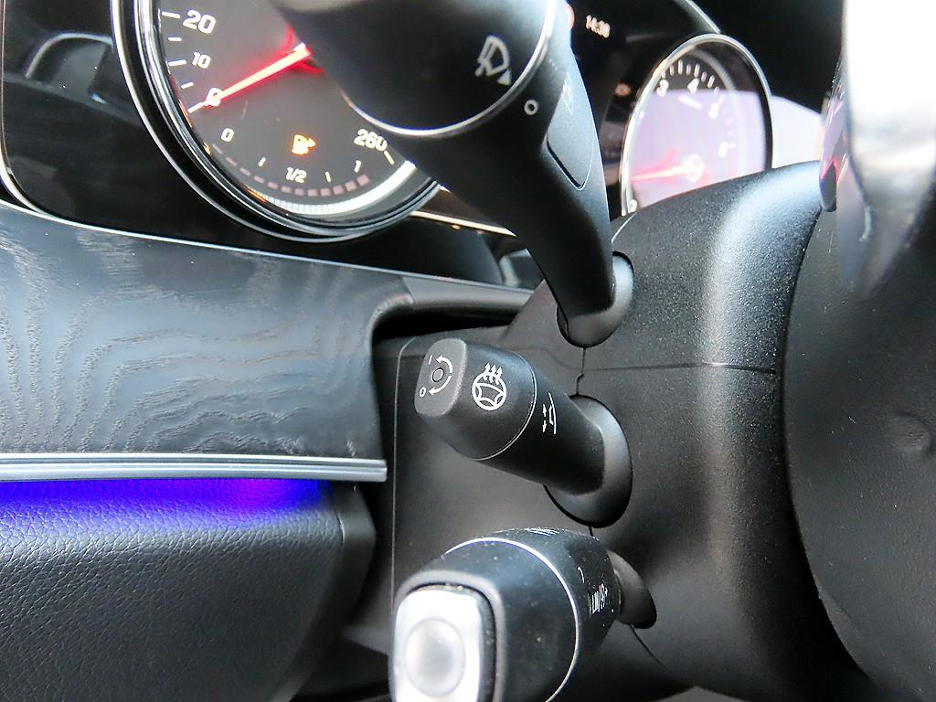 Mercedes Benz E class - Vista 12