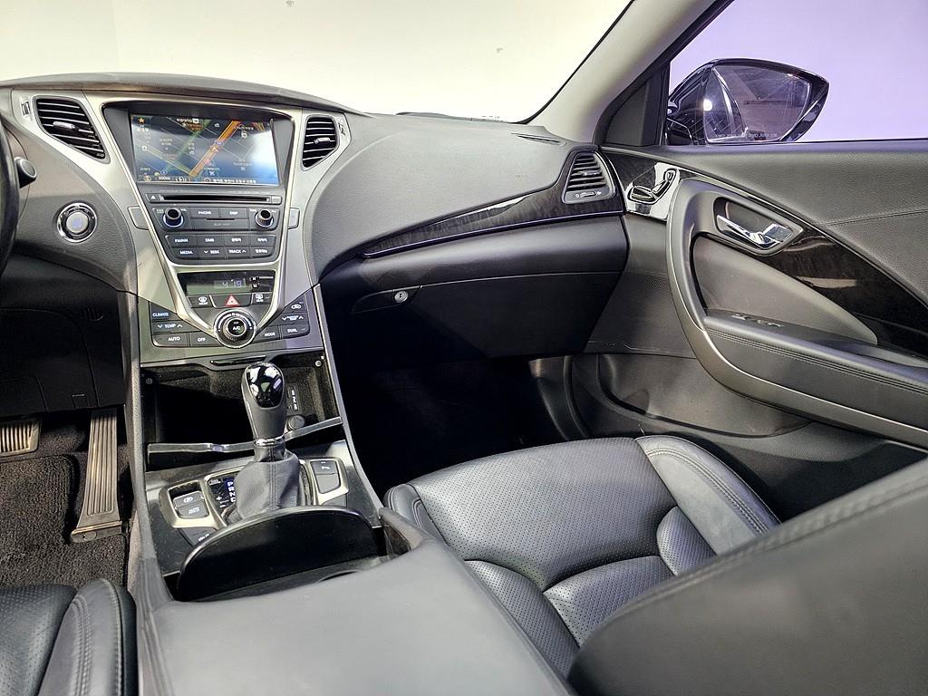 HYUNDAI Grandeur - Vista 9