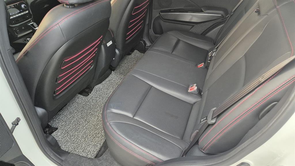 Ssangyong Tivoli - Vista 12