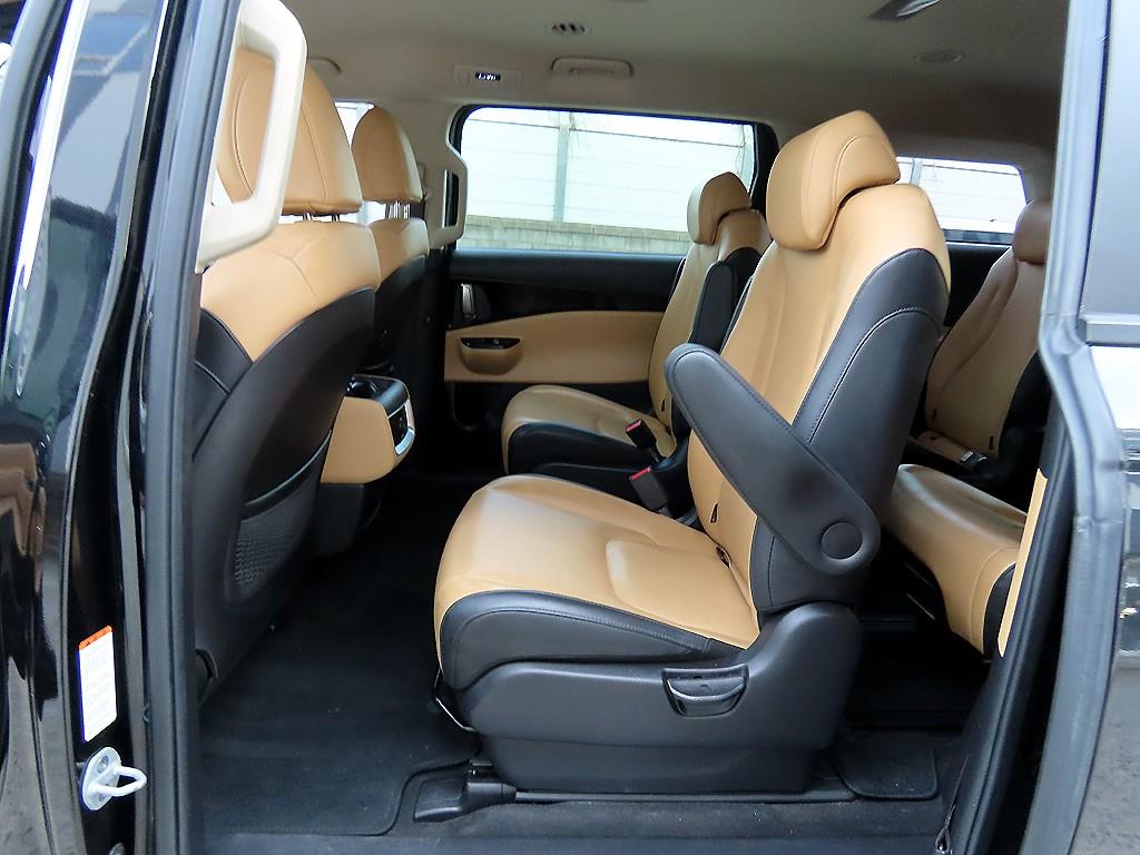 KIA Carnival - Vista 6