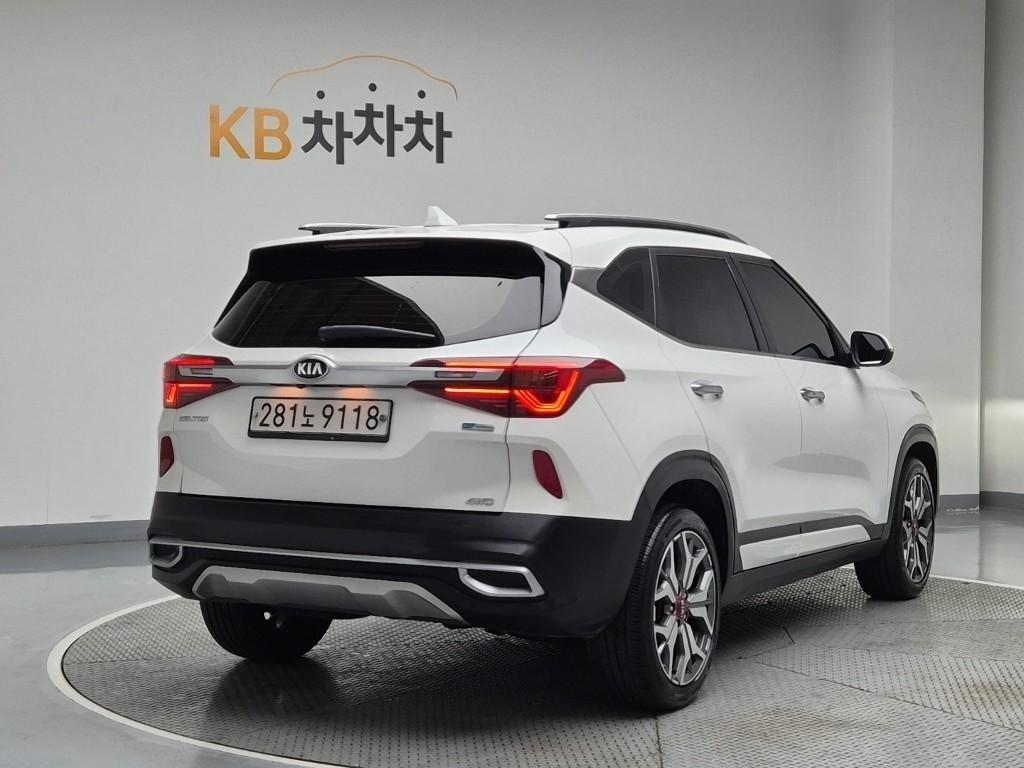KIA Seltos - Vista 4