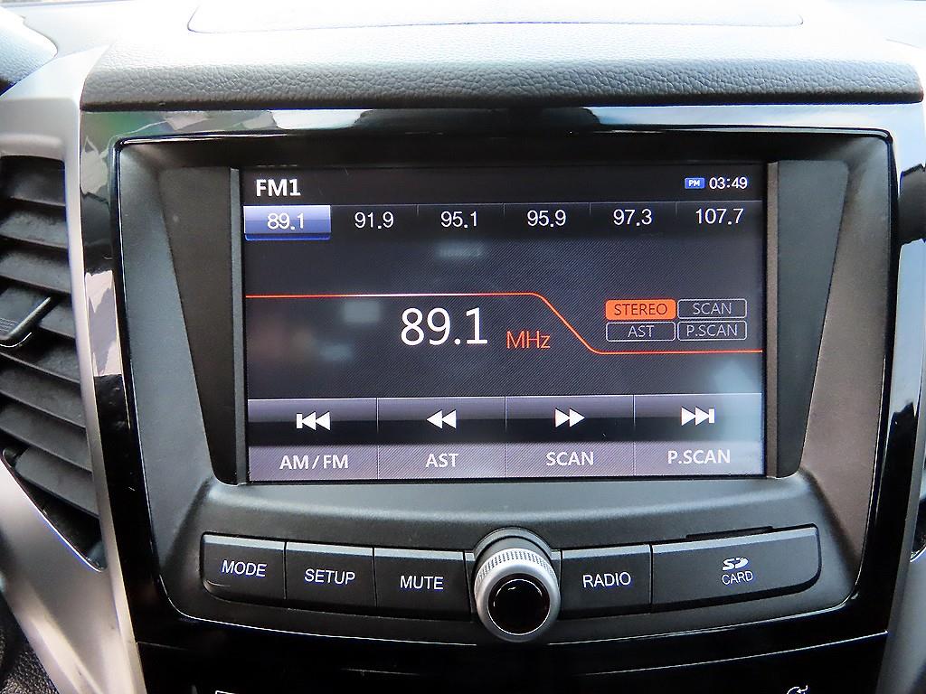 Ssangyong Tivoli 2016 Blanco - Importación desde Corea - HF Imports Iquique - Foto 14