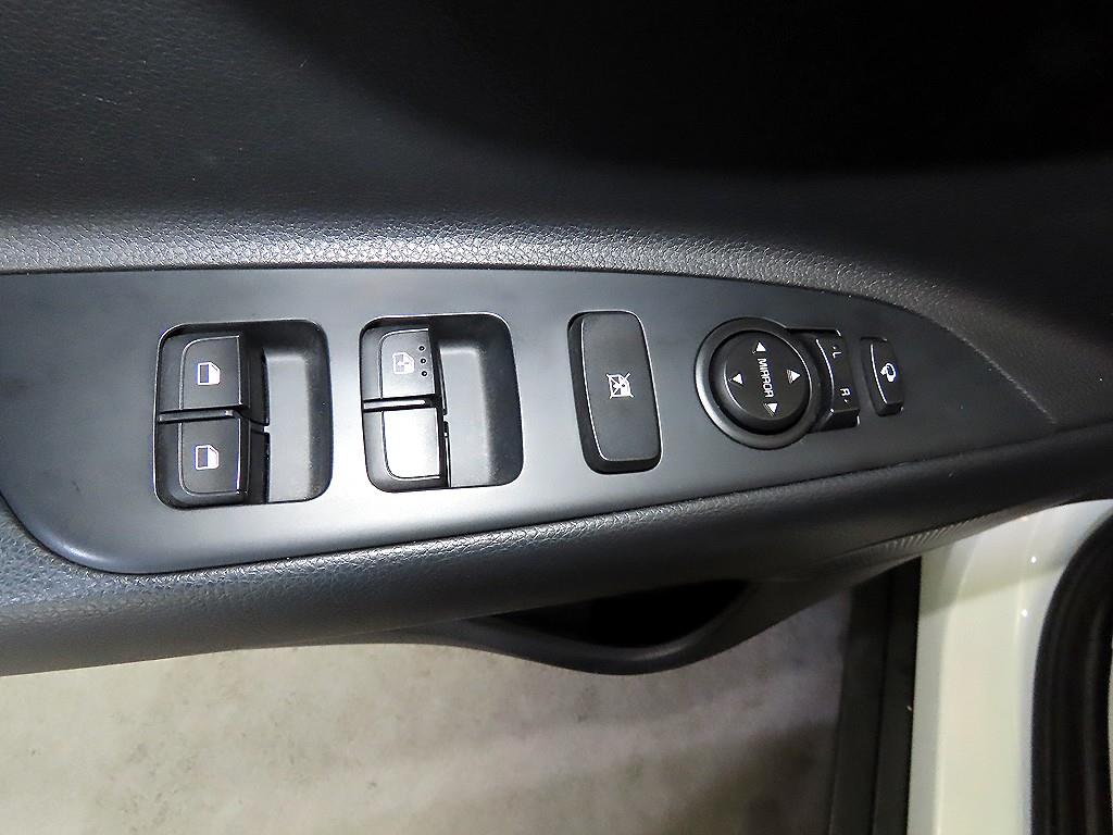 KIA Stonic 2019 Blanco - Importación desde Corea - HF Imports Iquique - Foto 13