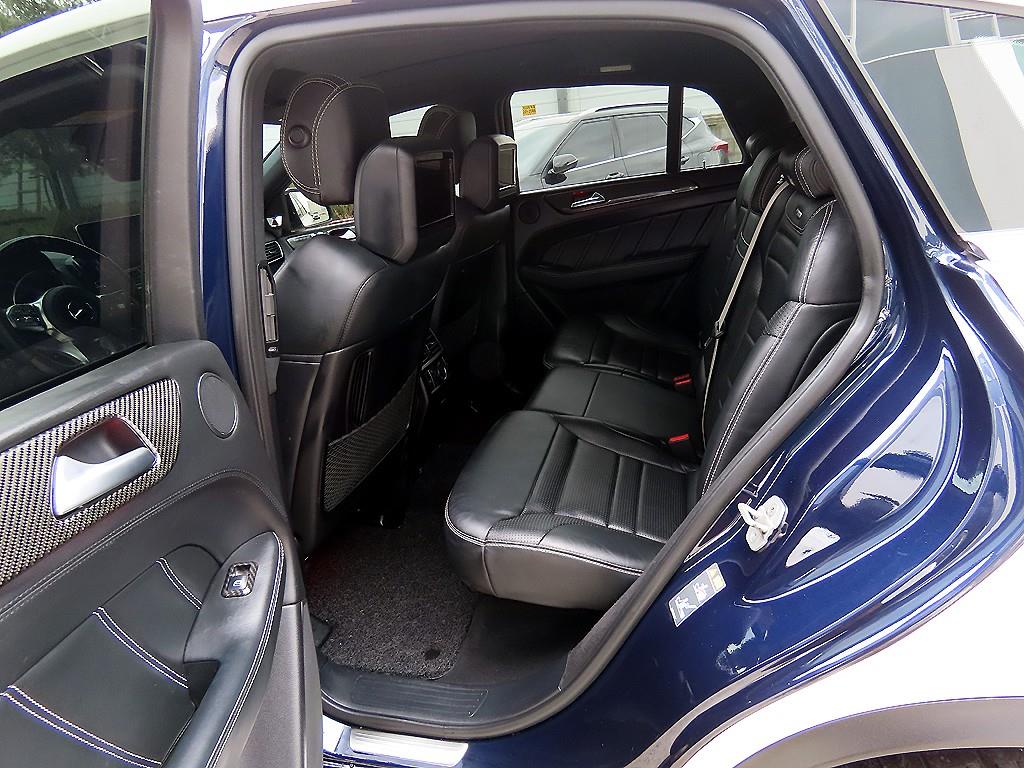 Mercedes Benz GLE Class - Vista 6