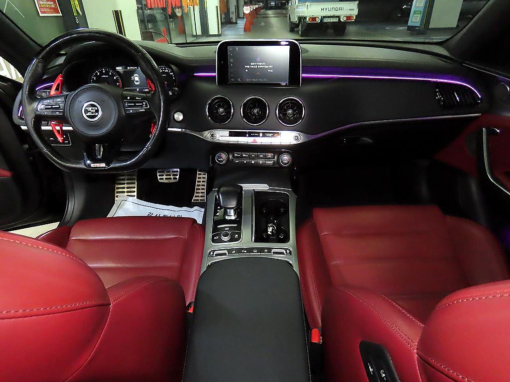 KIA Stinger - Vista 10